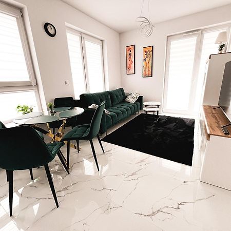 Apartament เฮลม์ ภายนอก รูปภาพ